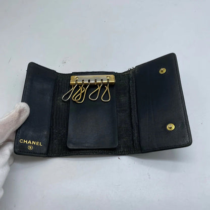 Chanel Key Case CC Logo Caviar Leather Black Key Hook Key Holder — view 4