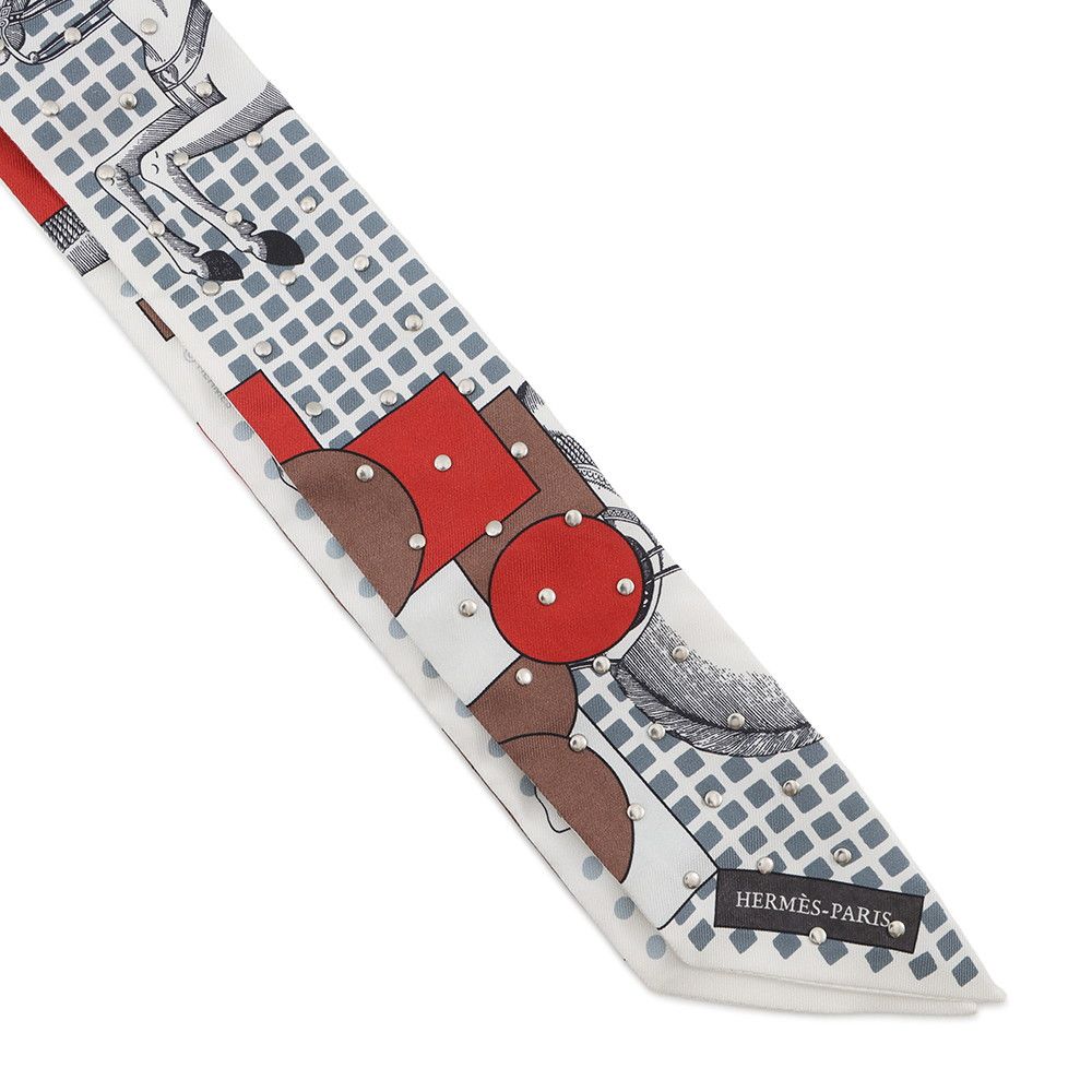 Hermes Scarf Twilly Courte Cavalier en Formes Studs — view 4