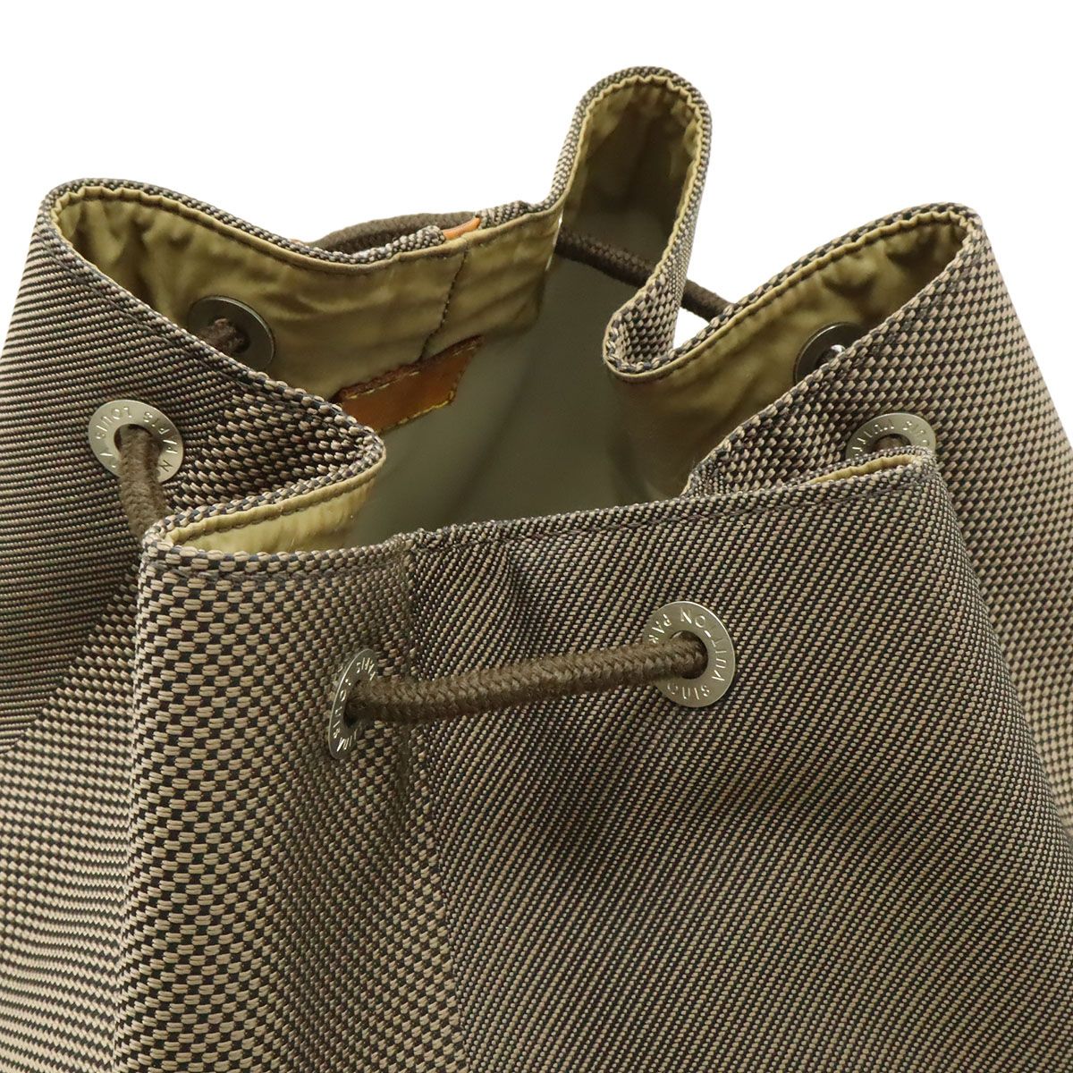 Louis Vuitton Damier Geant Matero PM Drawstring Shoulder Bag Semi Tail — view 4