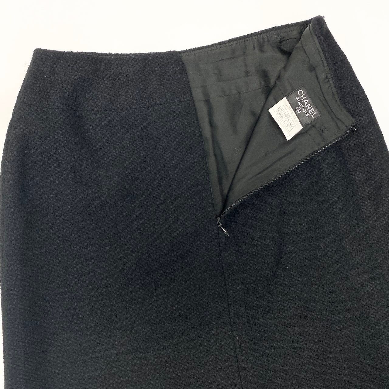 Chanel Boutique Wool Skirt Knee Length 40 Black — view 5