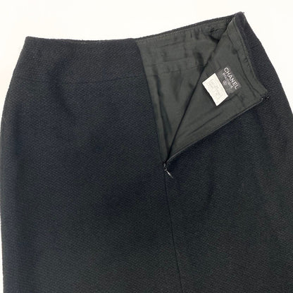 Chanel Boutique Wool Skirt Knee Length 40 Black — view 5
