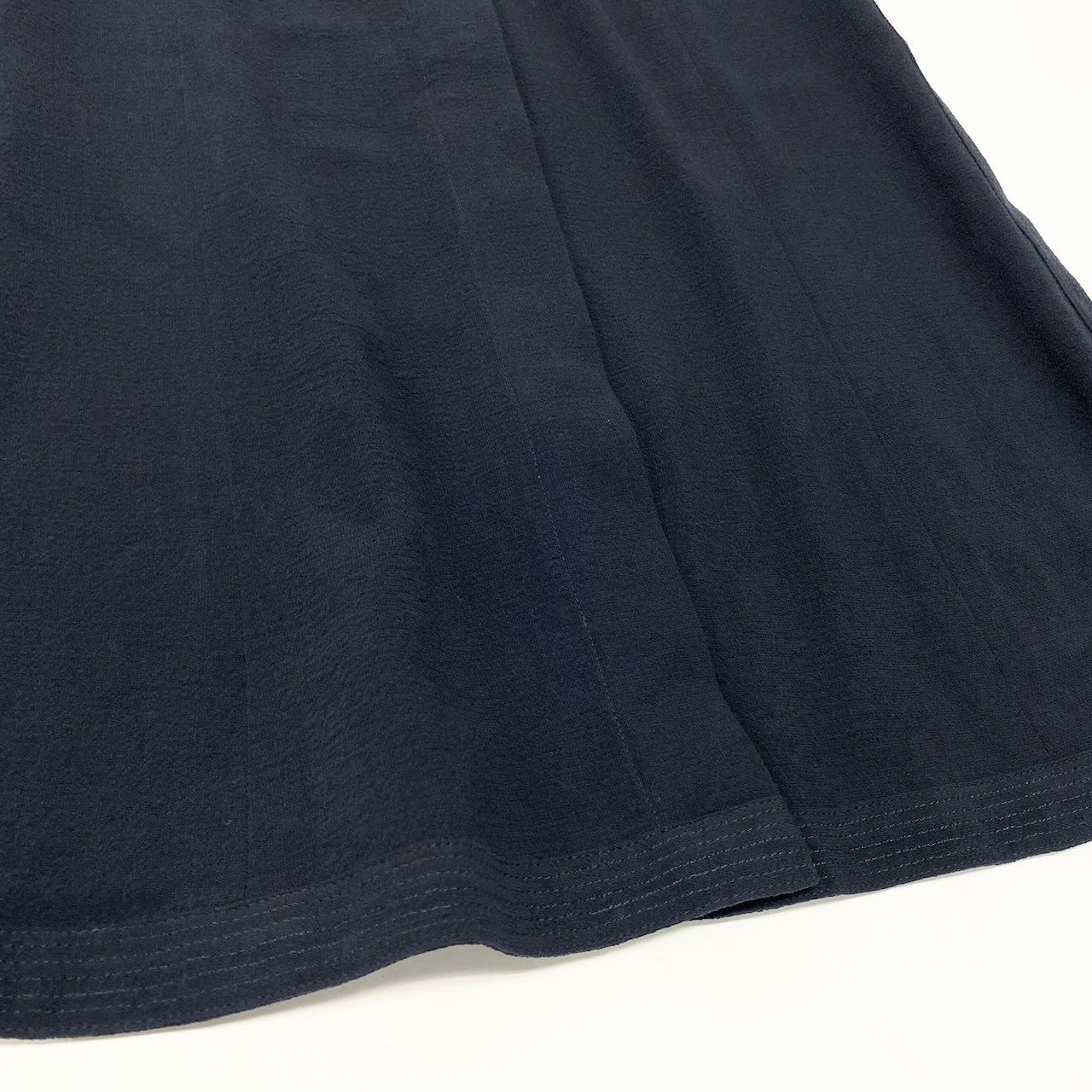 Chanel Boutique Front Button a Line Skirt Calf Length CC Logo 38 Navy Wool — view 7