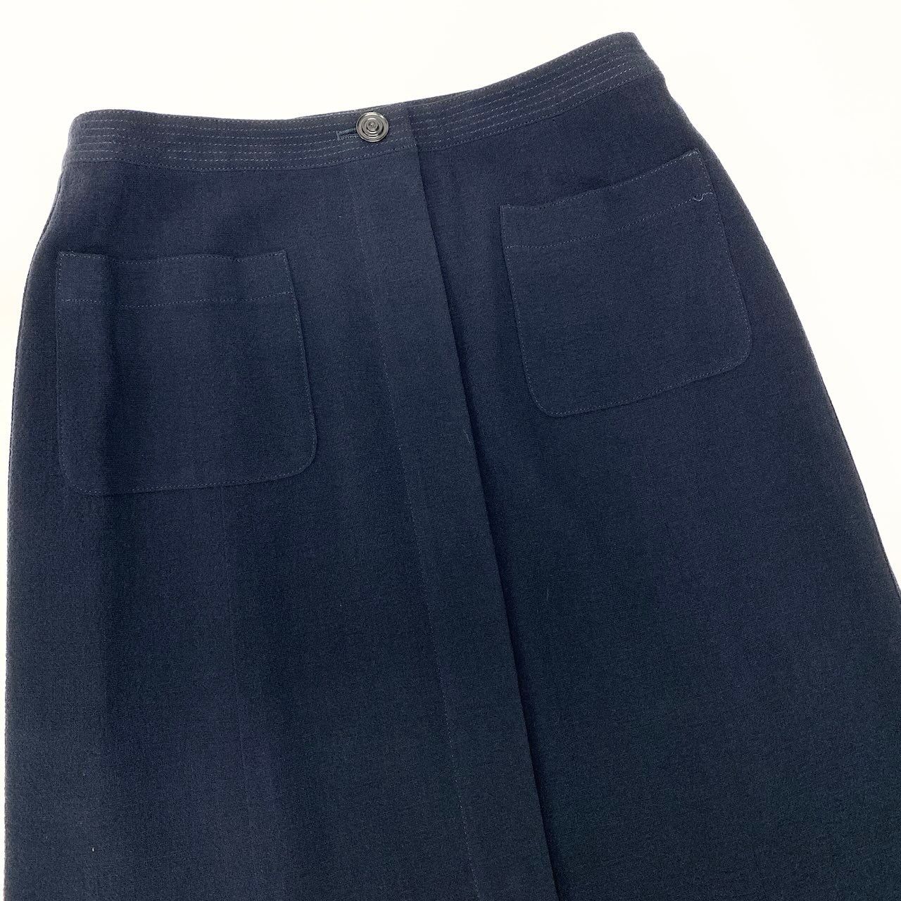 Chanel Boutique Front Button a Line Skirt Calf Length CC Logo 38 Navy Wool — view 5