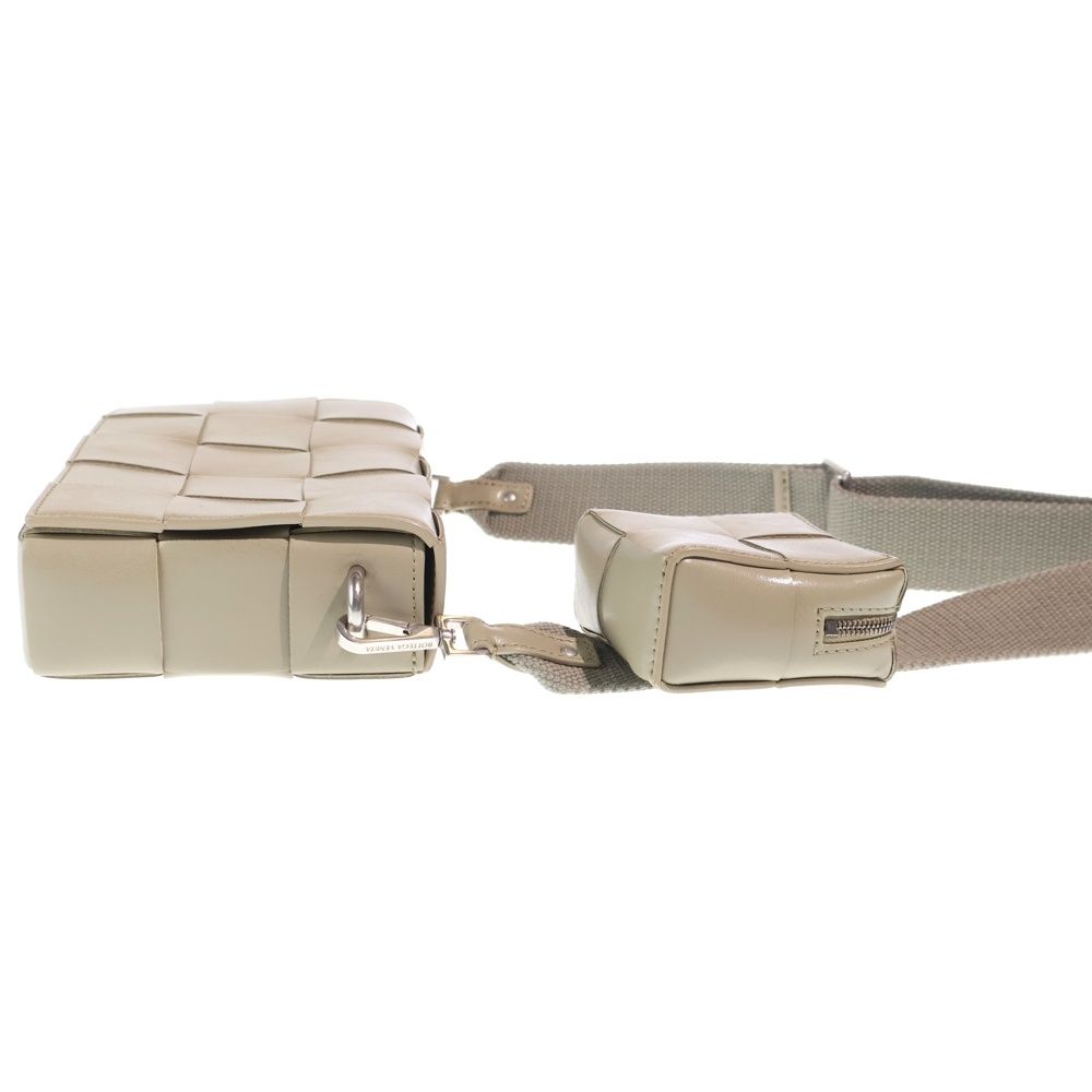 Bottega Veneta Maxi Intrecciato Cassette Shoulder Bag Light Green Leather Silver — view 3