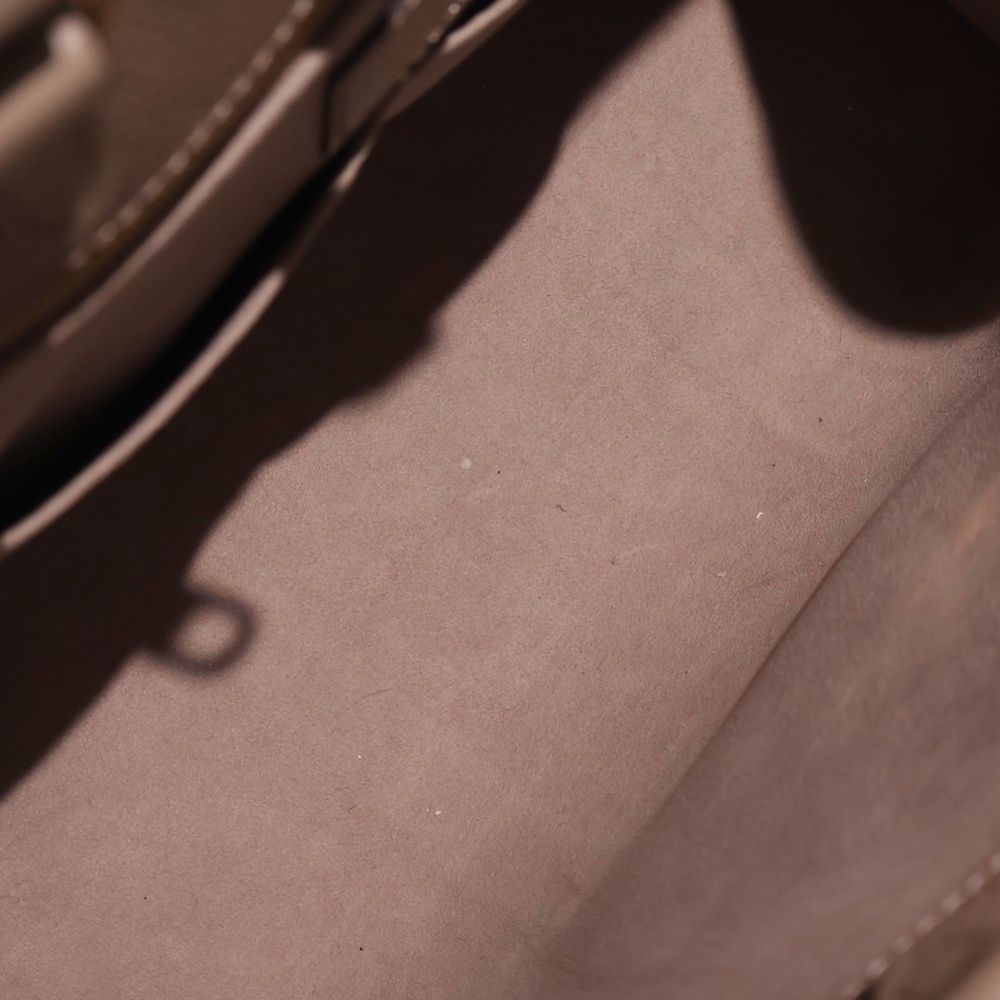 Louis Vuitton Monogram Empreinte On The Go MM Tote Beige Leather Gold — view 4