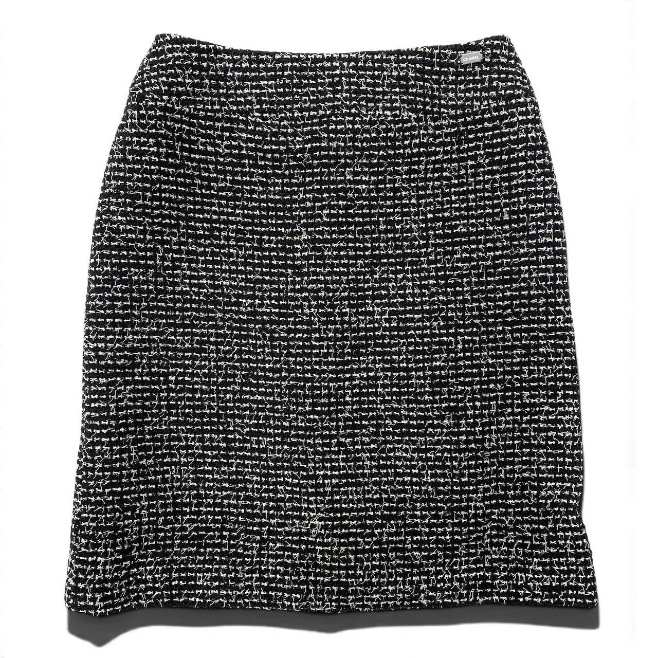 Chanel Tweed Skirt Knee Length Logo Plate 36 Black White — view 2