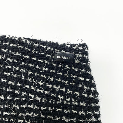 Chanel Tweed Skirt Knee Length Logo Plate 36 Black White — view 6