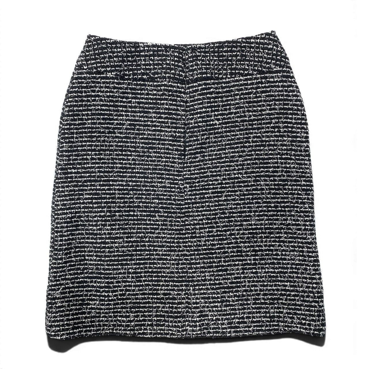 Chanel Tweed Skirt Knee Length Logo Plate 36 Black White — view 3