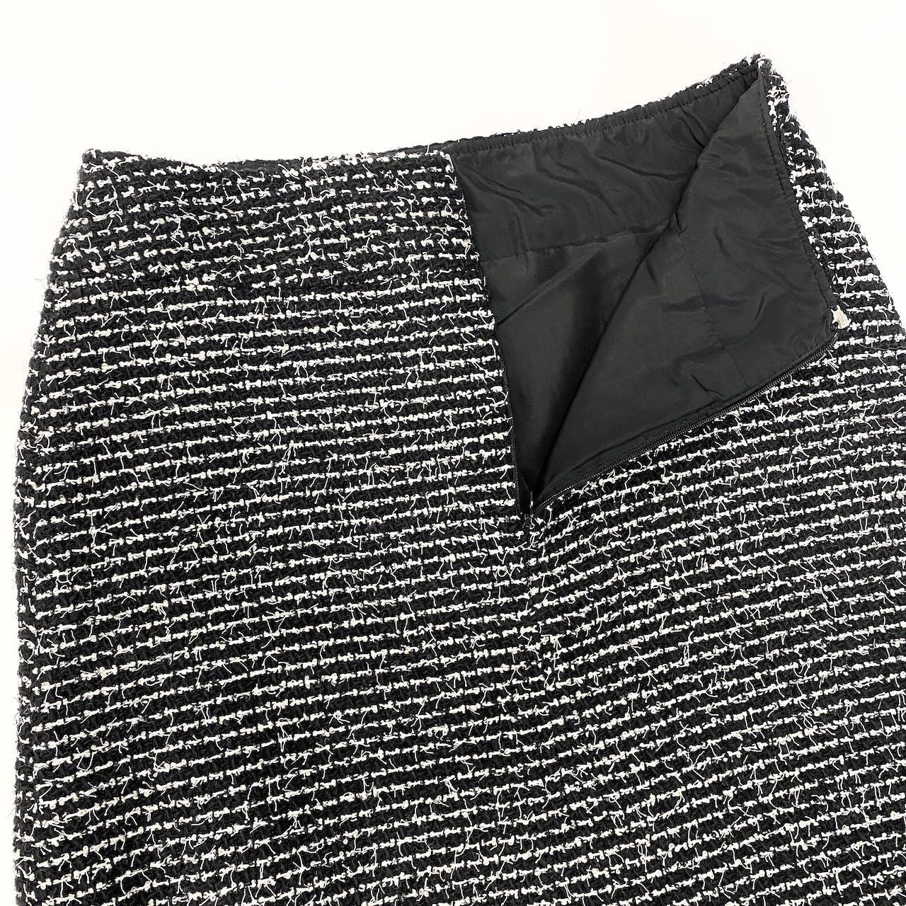 Chanel Tweed Skirt Knee Length Logo Plate 36 Black White — view 5