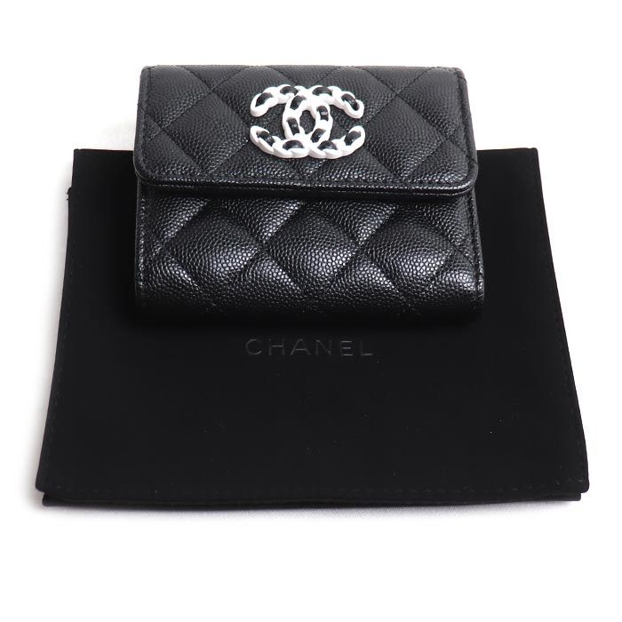 Chanel 19 Small Flap Wallet Trifold — view 8