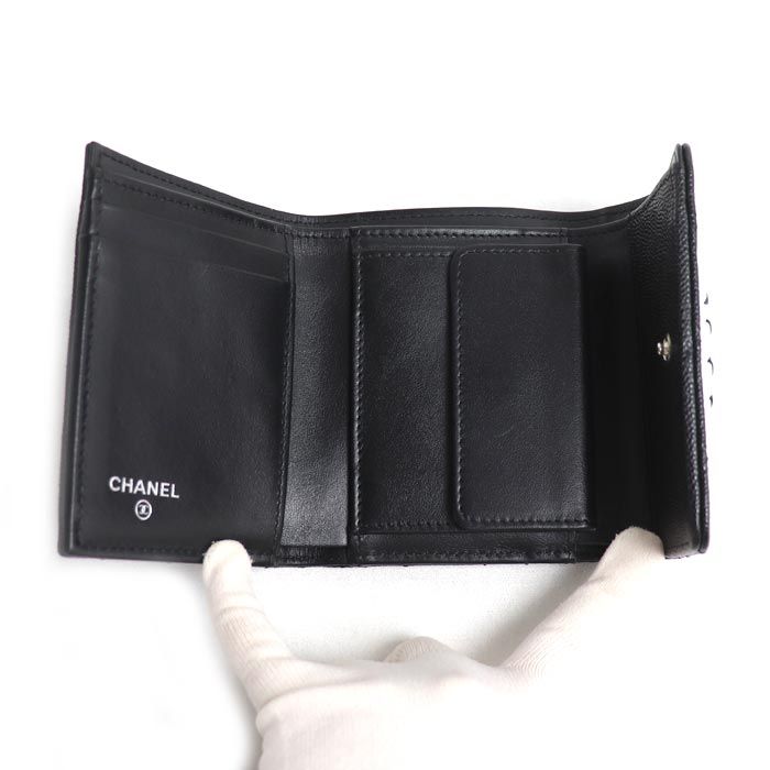 Chanel 19 Small Flap Wallet Trifold — view 3
