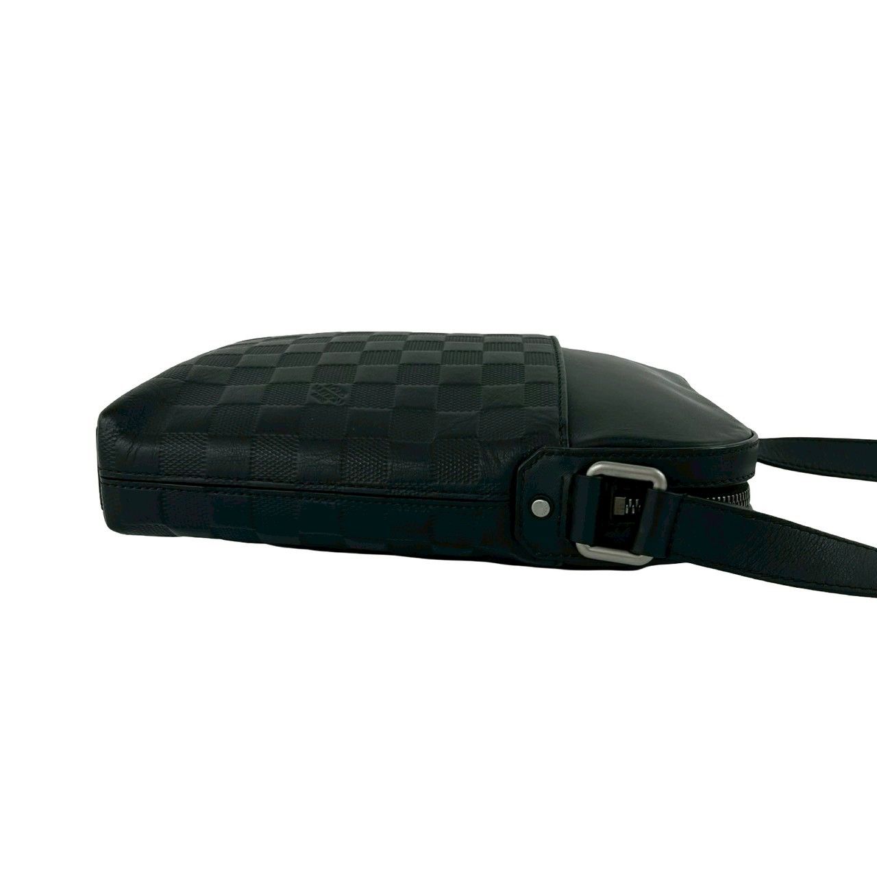 Louis Vuitton District Damier Infini Leather Shoulder Bag Pochette Black — view 6