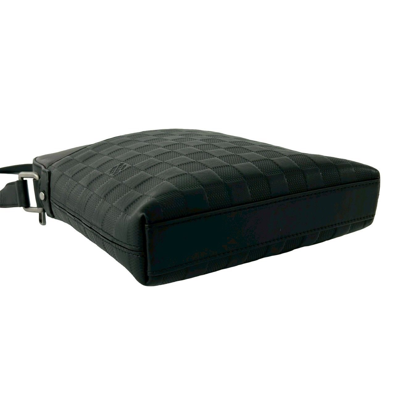 Louis Vuitton District Damier Infini Leather Shoulder Bag Pochette Black — view 7