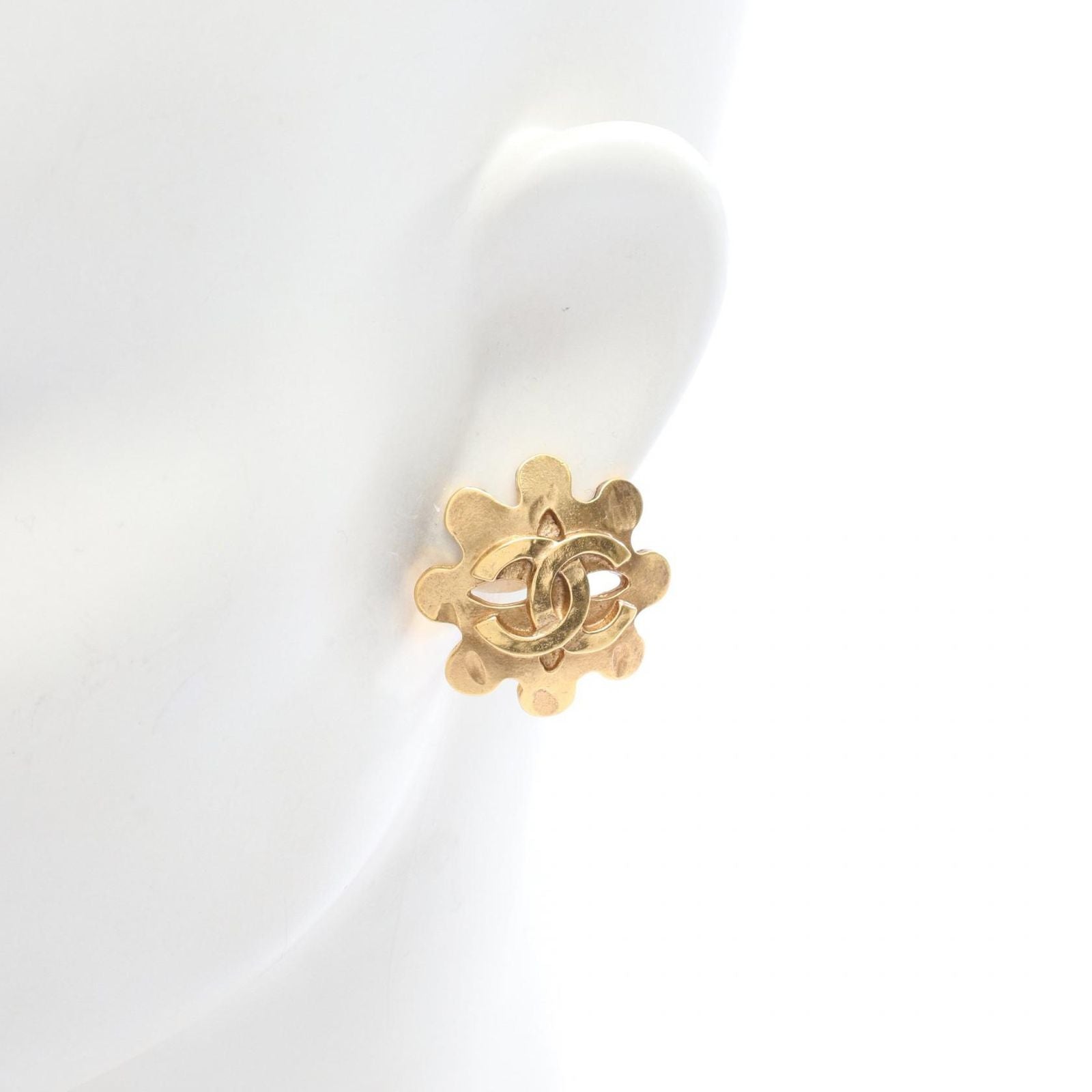 Chanel Earrings CC Logo — view 4