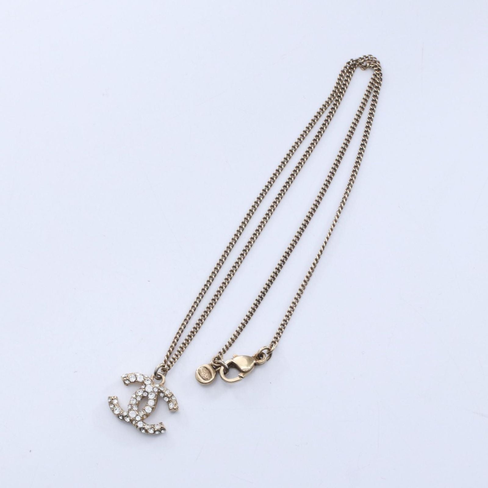 Chanel Necklace CC Logo — view 3