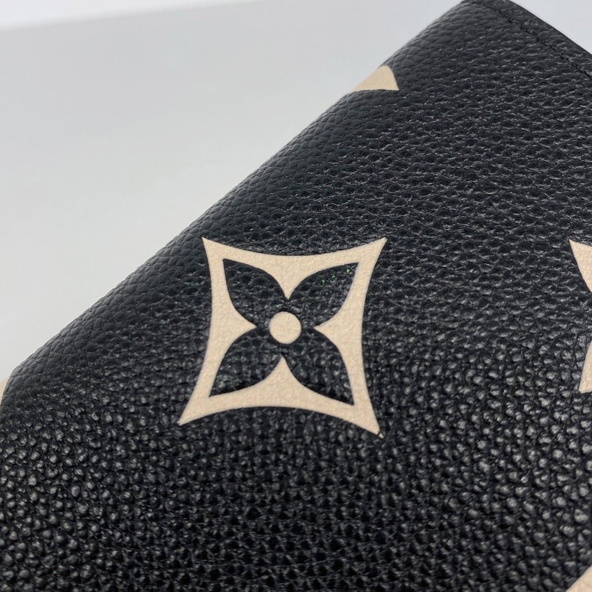 Louis Vuitton Trifold Wallet Monogram Empreinte Bicolor Portefeuille Victorine — view 7