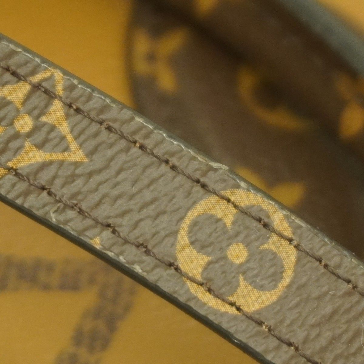 Louis Vuitton Tote Monogram Giant Reverse On The Go GM Brown 2-Way — view 8