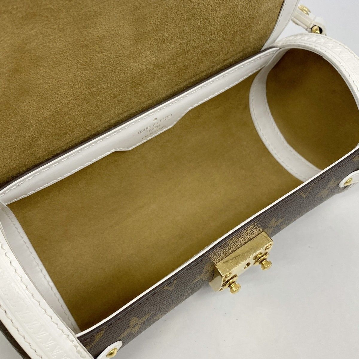 Louis Vuitton Shoulder Bag Monogram LV Match Papillon Trunk White Brown — view 4
