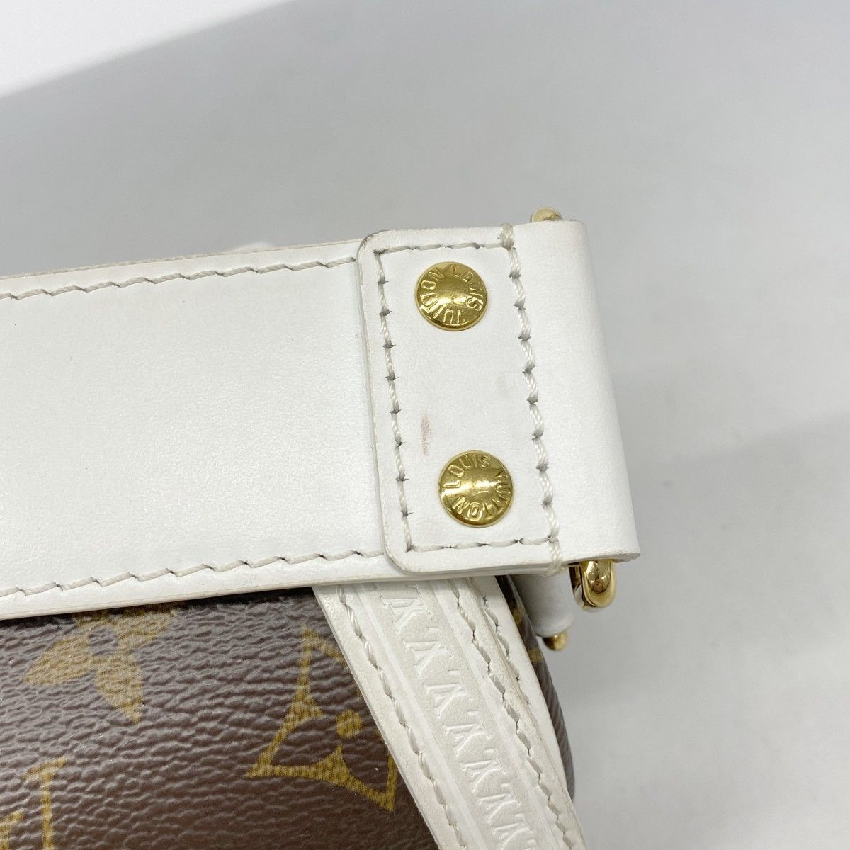 Louis Vuitton Shoulder Bag Monogram LV Match Papillon Trunk White Brown — view 9