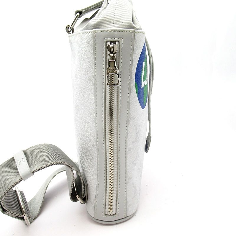 Louis Vuitton Chalk Sling Bag Monogram Blanc — view 5