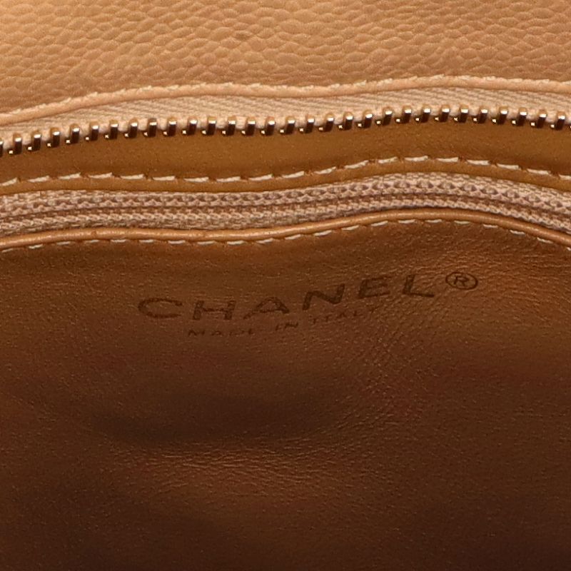 Chanel Medallion Tote Caviar Leather Beige — view 8