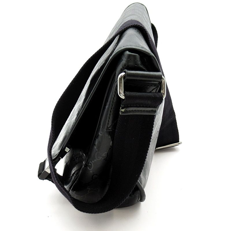 Gucci GG Supreme Shoulder Bag Leather Black — view 3