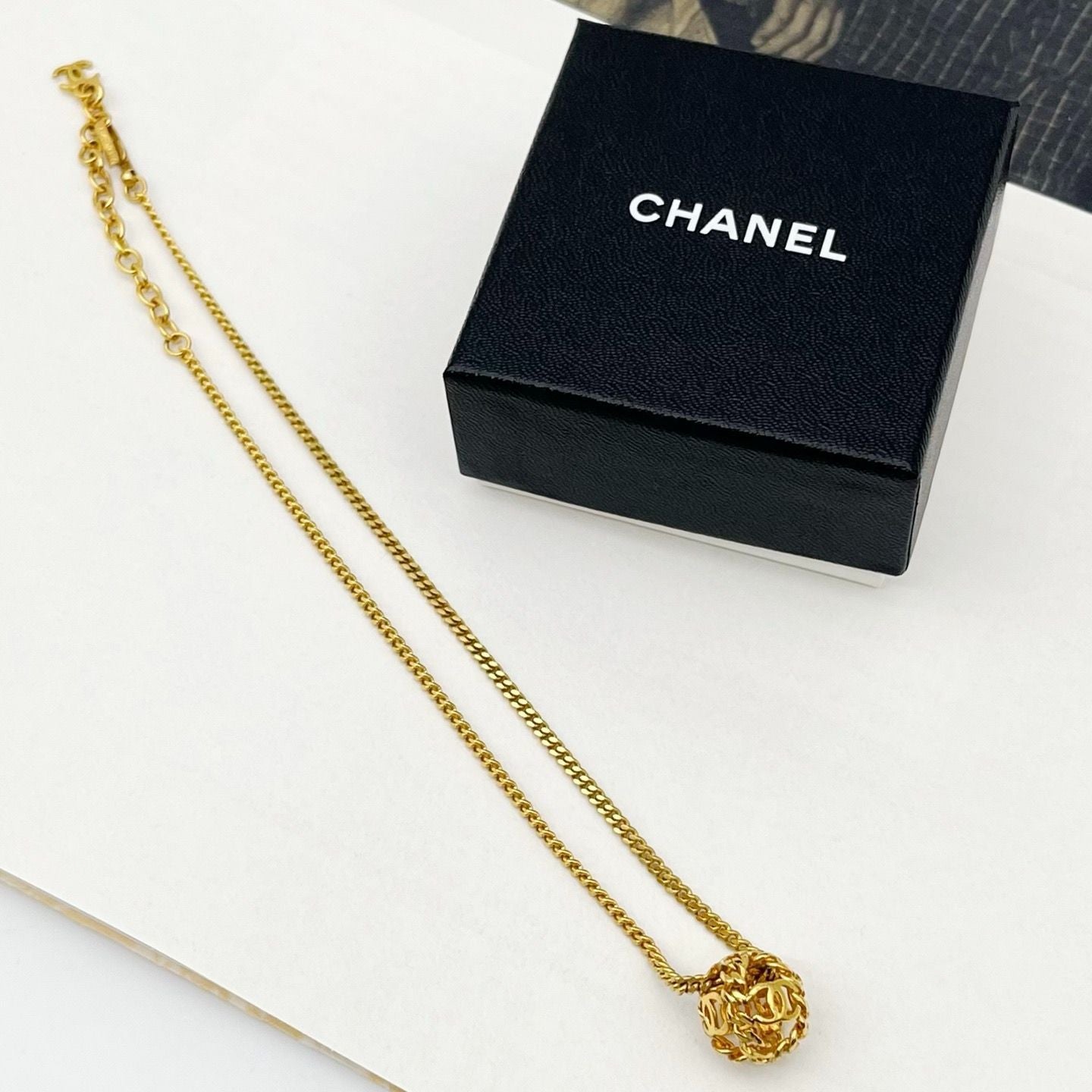 Chanel Necklace CC Logo Icon Ball Box Gold — view 2