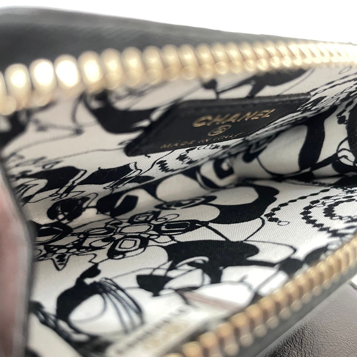 Chanel Zip Coin Purse CC Logo Lambskin Gold Black — view 5