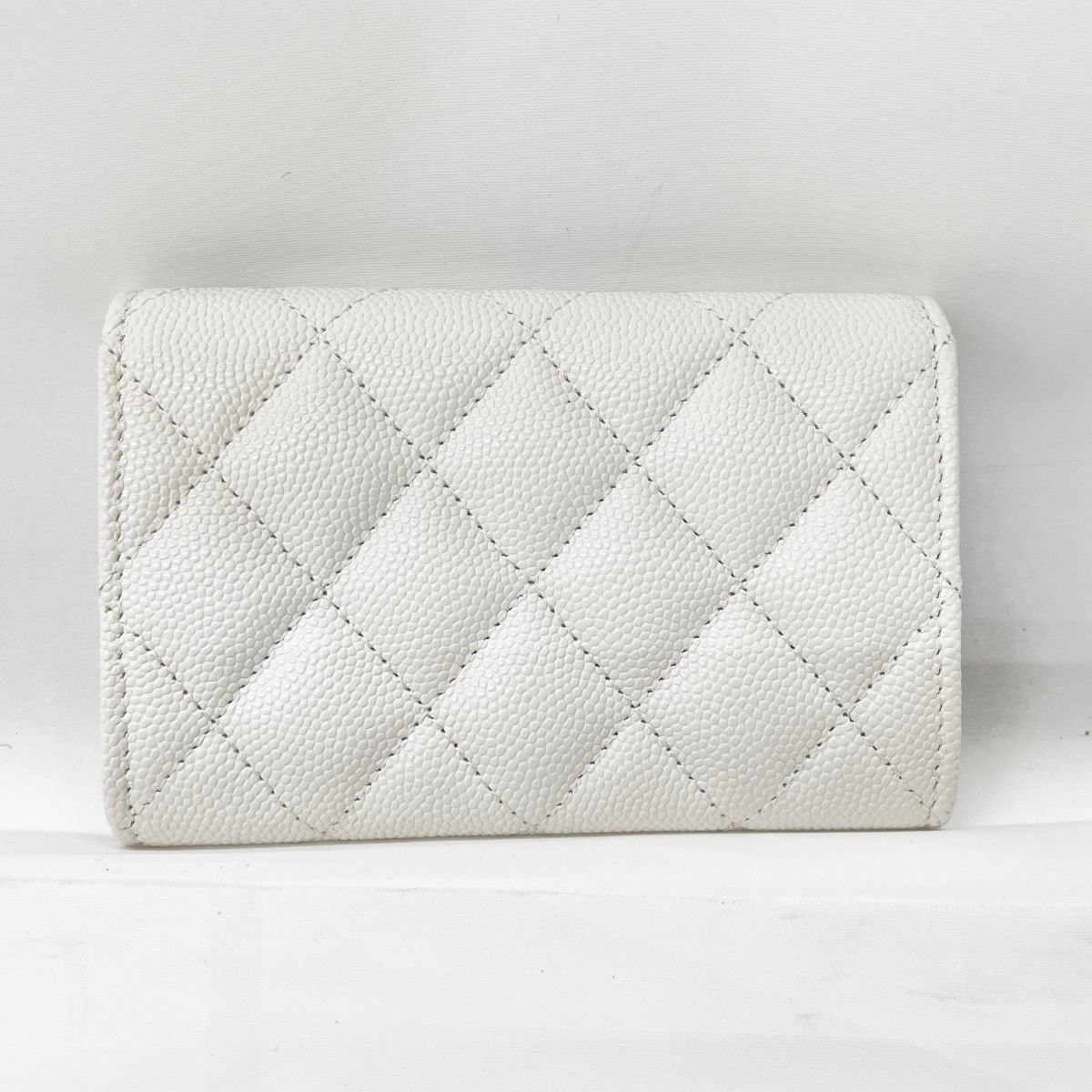 Chanel Wallet Coin Case CC Logo Small Flap Caviar Leather White — view 2