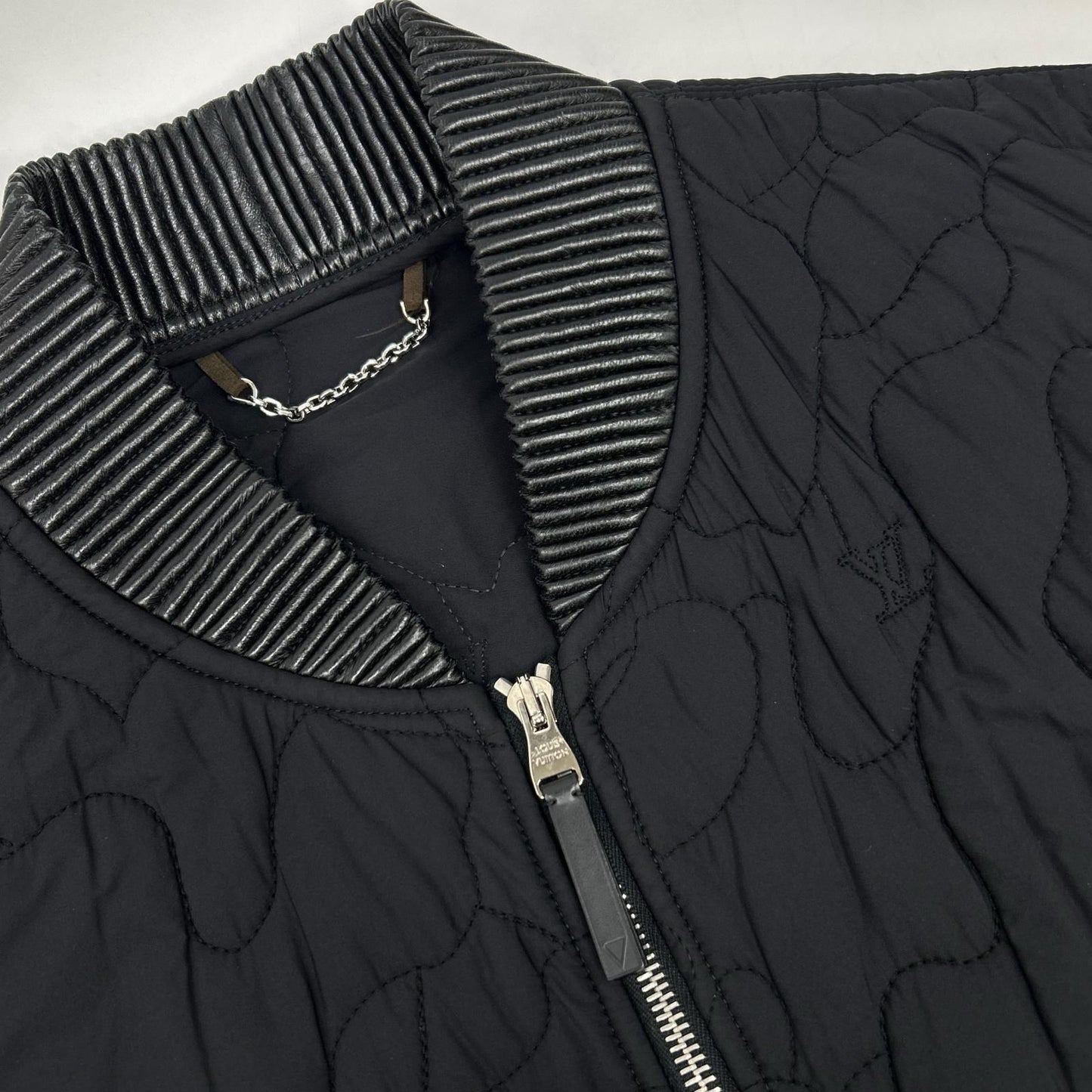 Louis Vuitton Black Nylon Quilted Jacket 52 — view 7