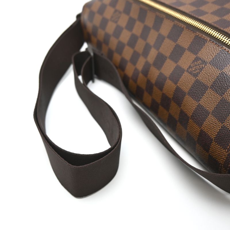 Louis Vuitton Shoulder Bag — view 5