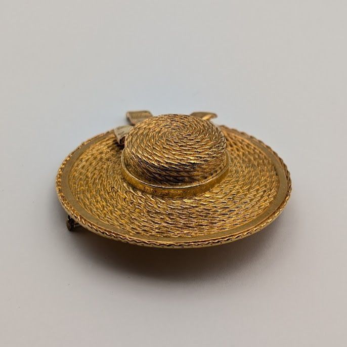 Chanel Brooch Straw Hat Gold First Era Vintage — view 3