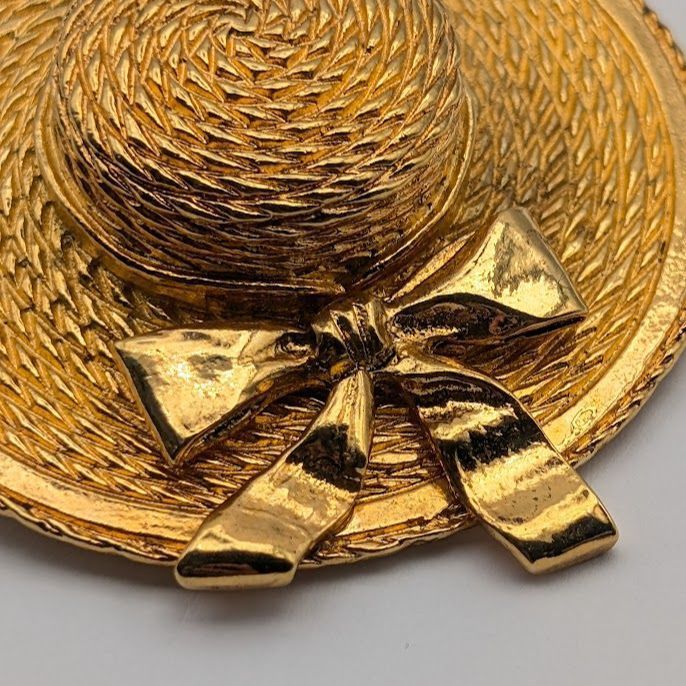 Chanel Brooch Straw Hat Gold First Era Vintage — view 4