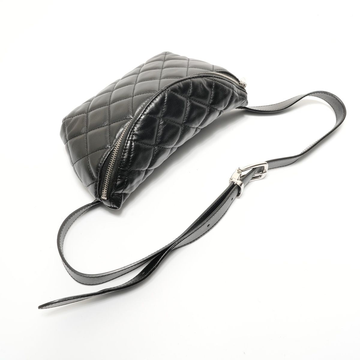Chanel Shoulder Bag Quilted Silver — view 8