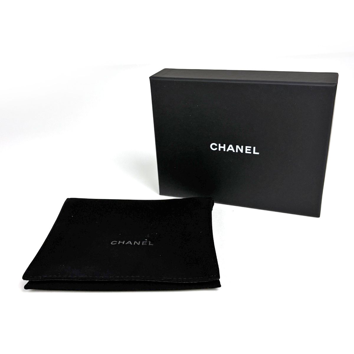 Chanel CC Logo Trifold Wallet Caviar Leather Black — view 7