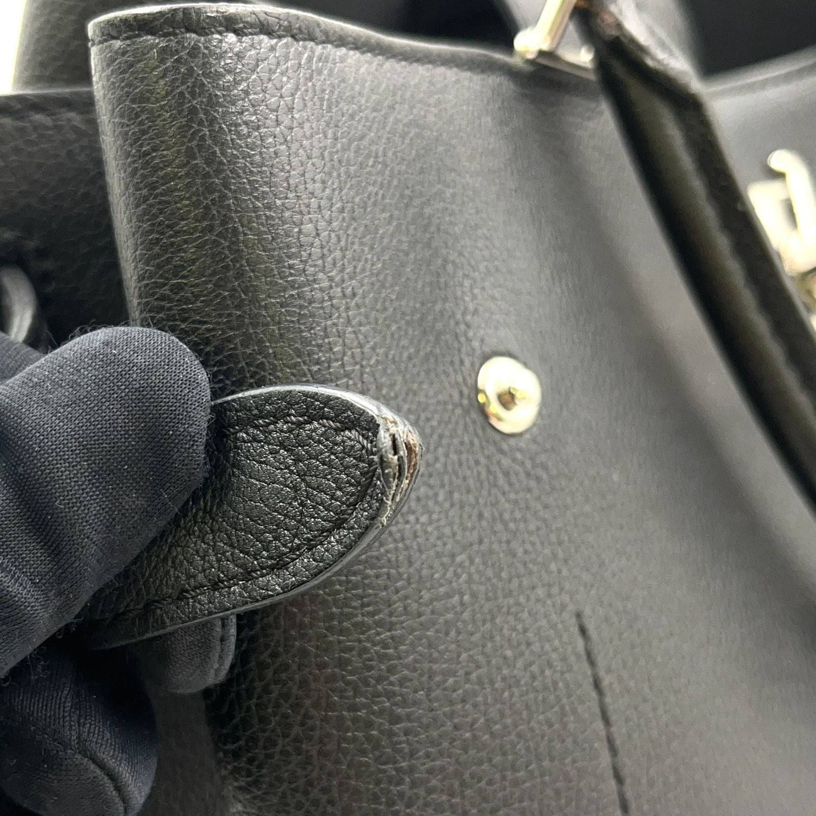 Louis Vuitton Lockme Leather Black Handbag Silver — view 9