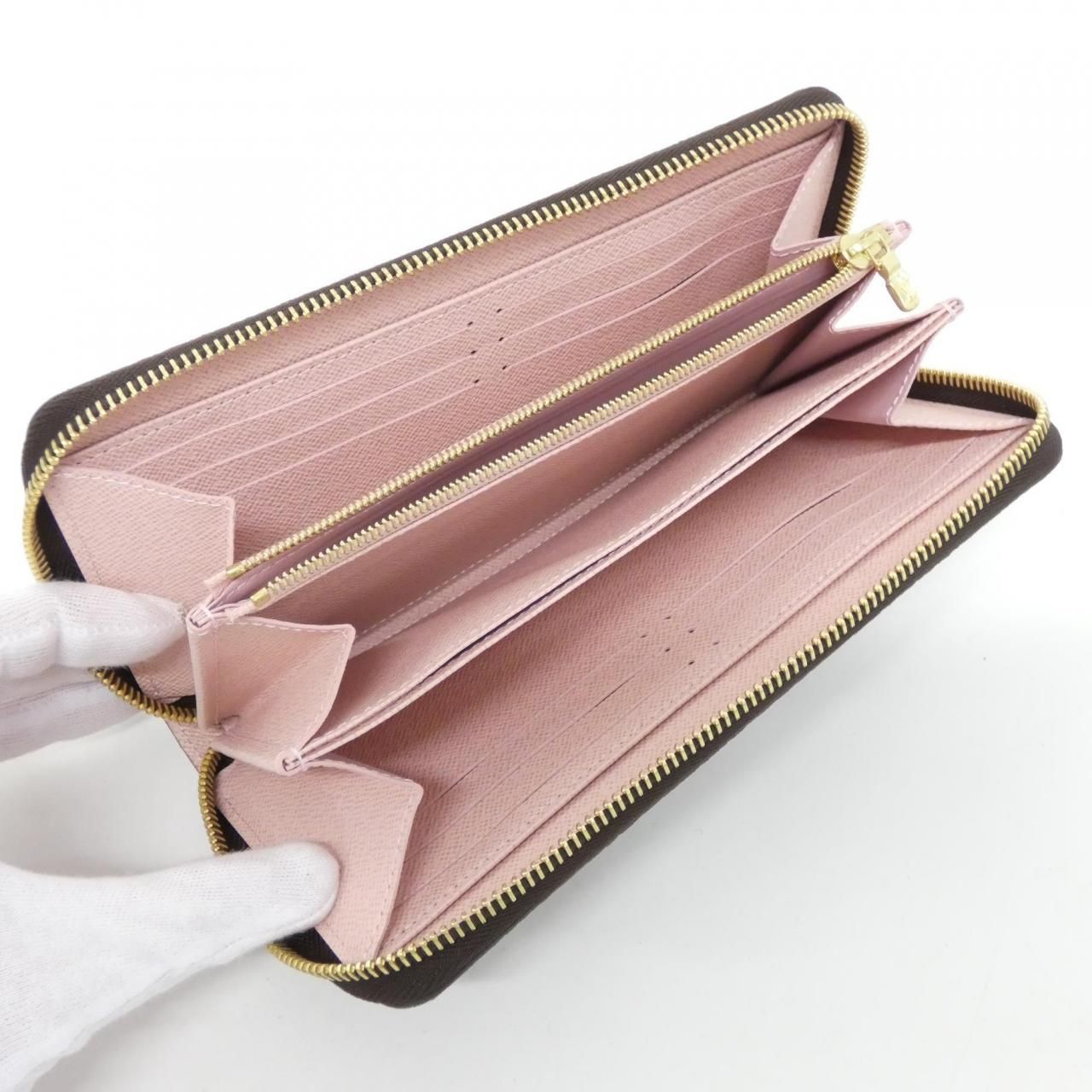 Louis Vuitton Monogram Zippy Wallet — view 4