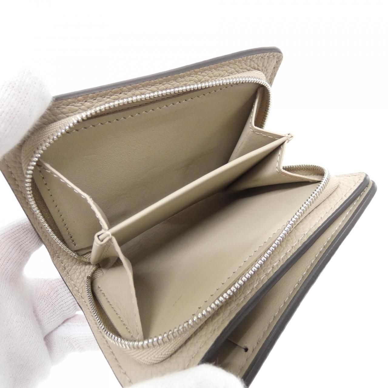 Louis Vuitton Mahina Portefeuille Wallet — view 4