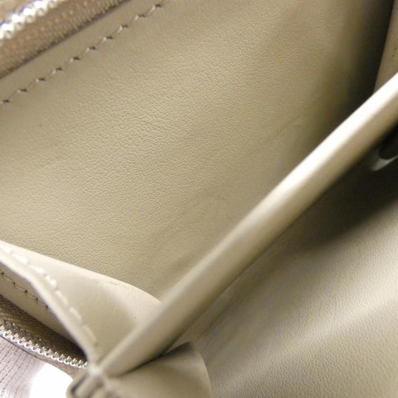 Louis Vuitton Mahina Portefeuille Wallet — view 5