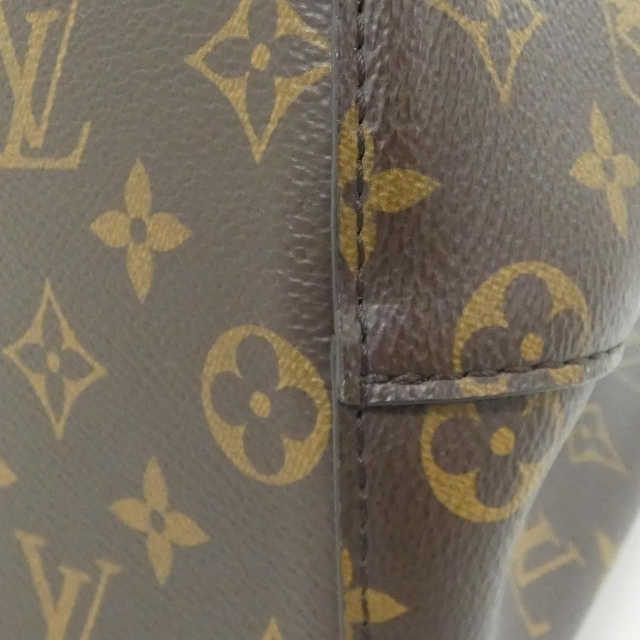 Louis Vuitton Monogram Neo Noe MM Shoulder Bag — view 4