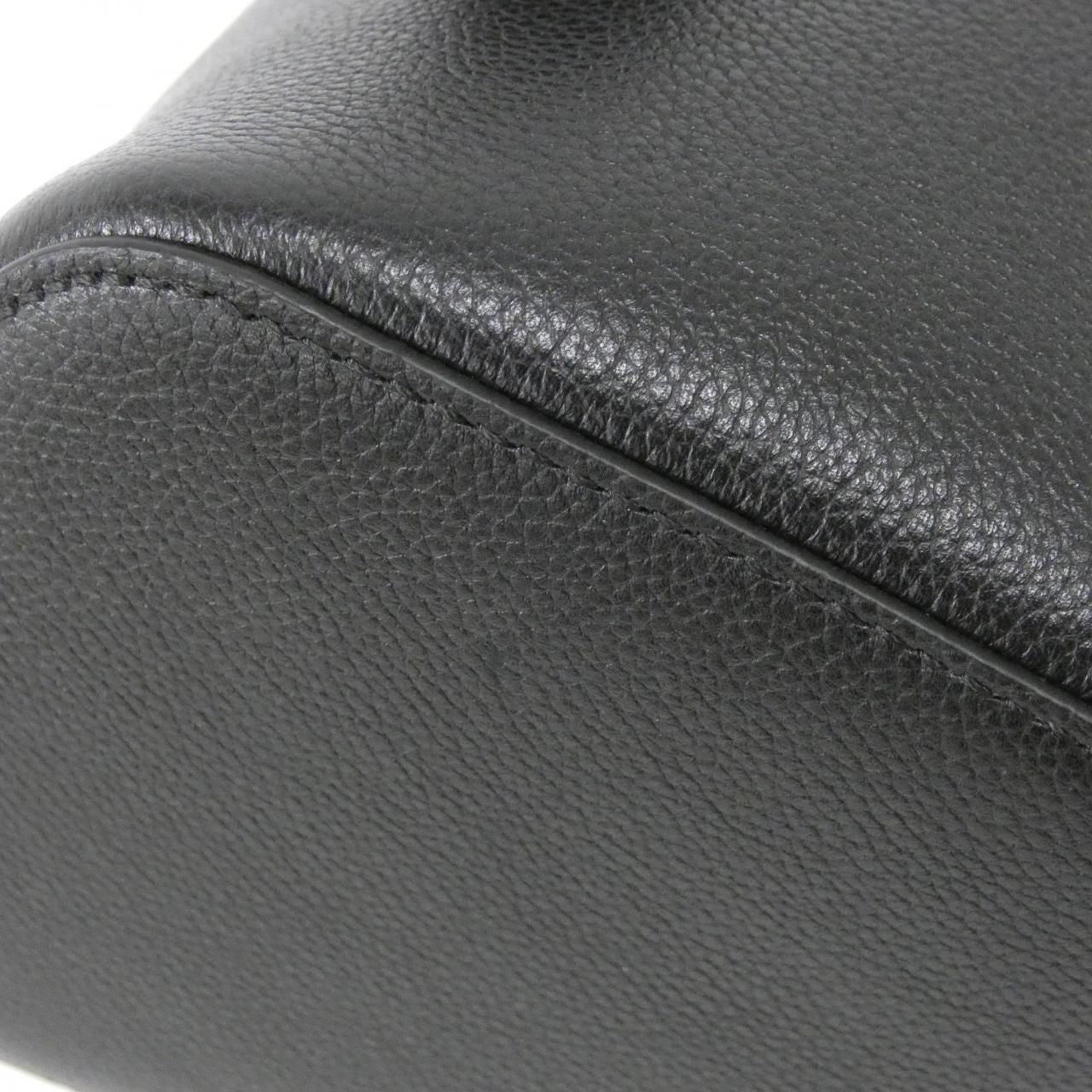 Loewe Pebble Bucket Bag — view 3