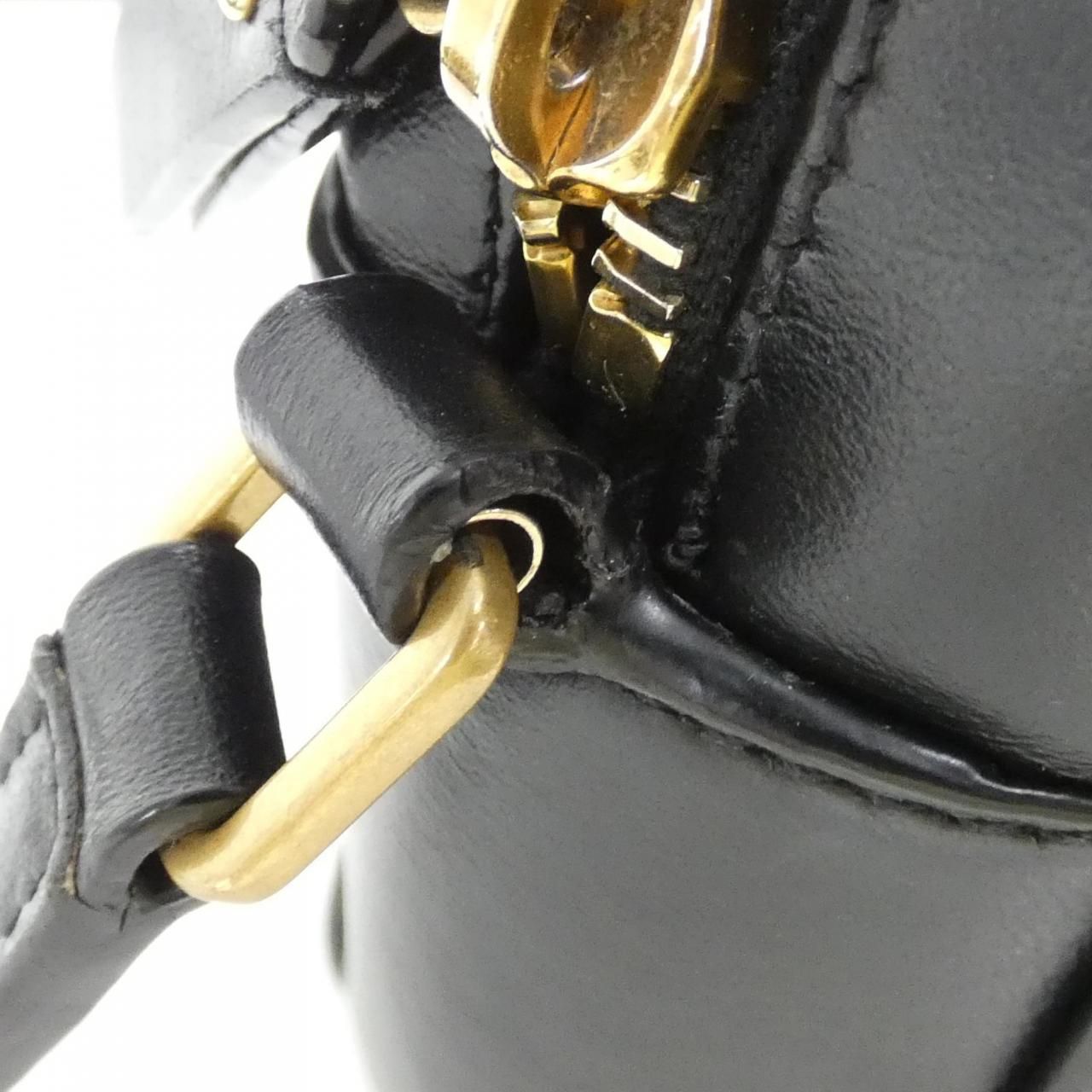 Saint Laurent Lou M Shoulder Bag — view 6