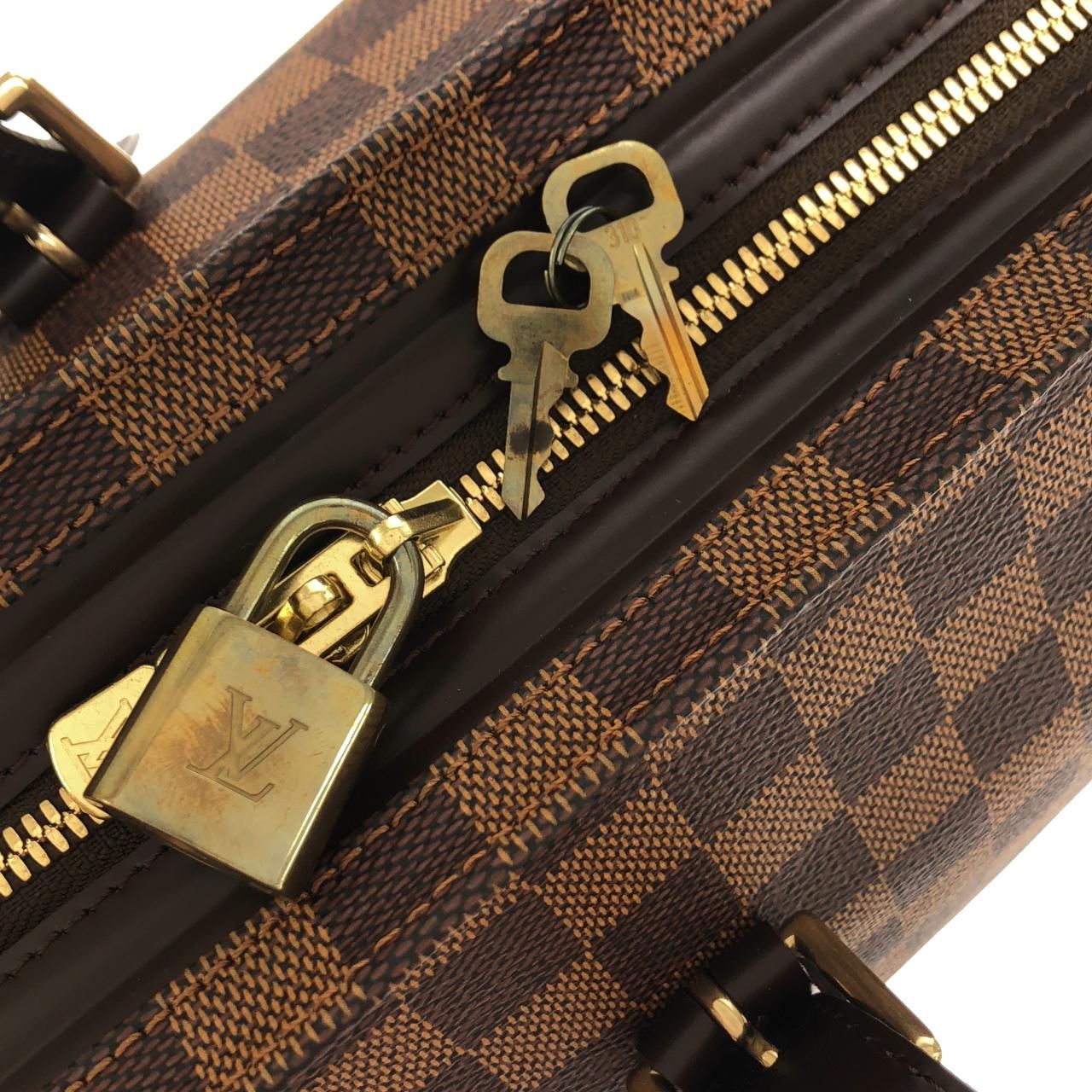 Louis Vuitton Damier Chelsea Shoulder Bag — view 4