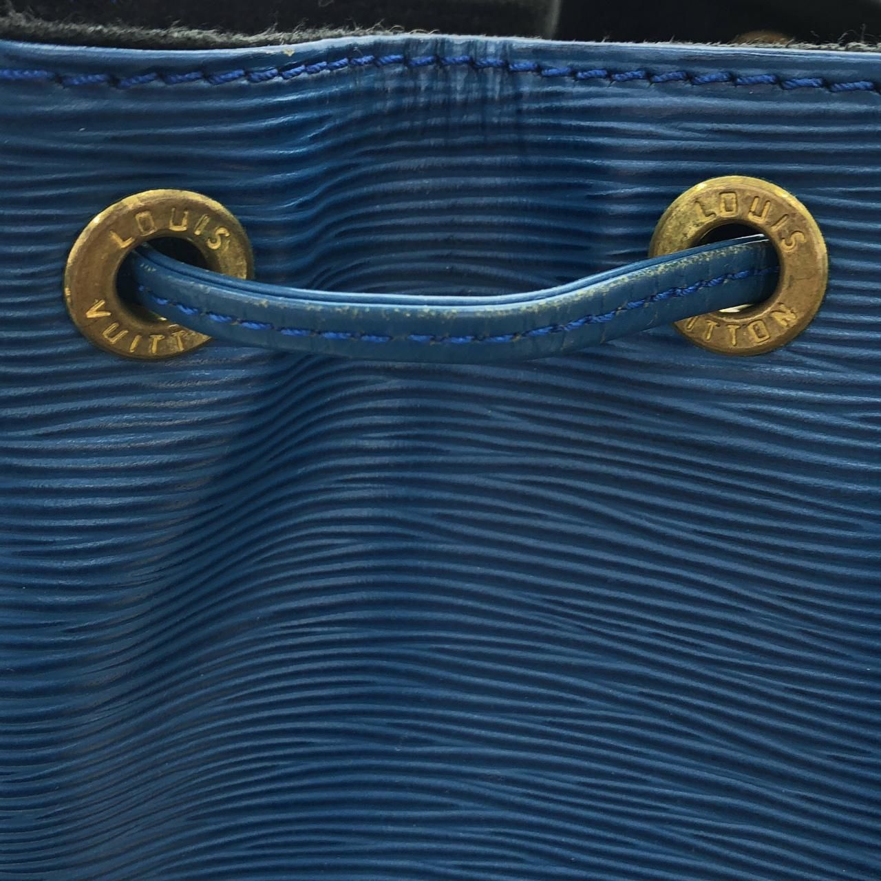 Louis Vuitton Epi Petit Noe Shoulder Bag — view 4