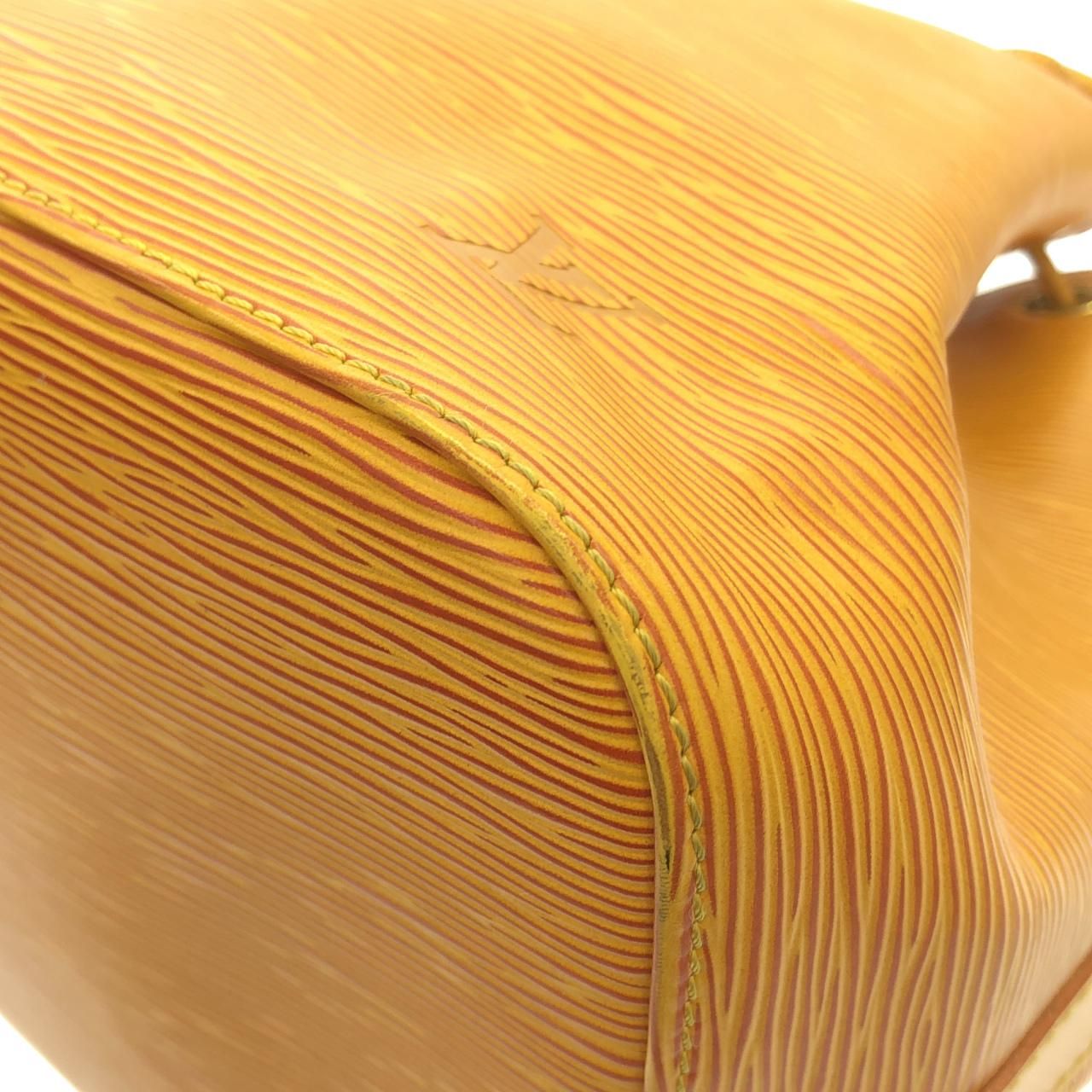 Louis Vuitton Epi Petit Noe Shoulder Bag — view 3