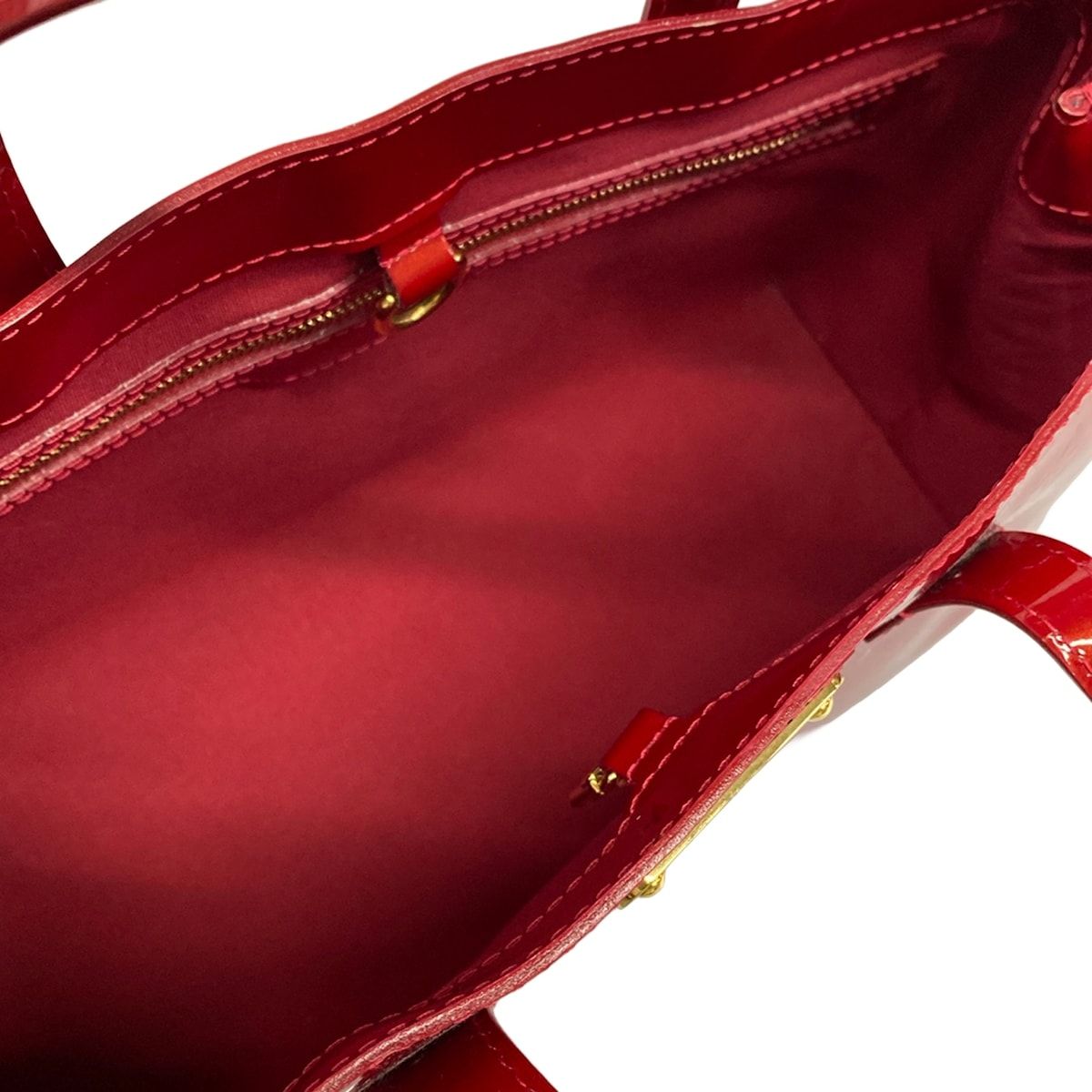 Louis Vuitton Tote Monogram Vernis Wilshire PM Pomme D'amour Leather — view 7
