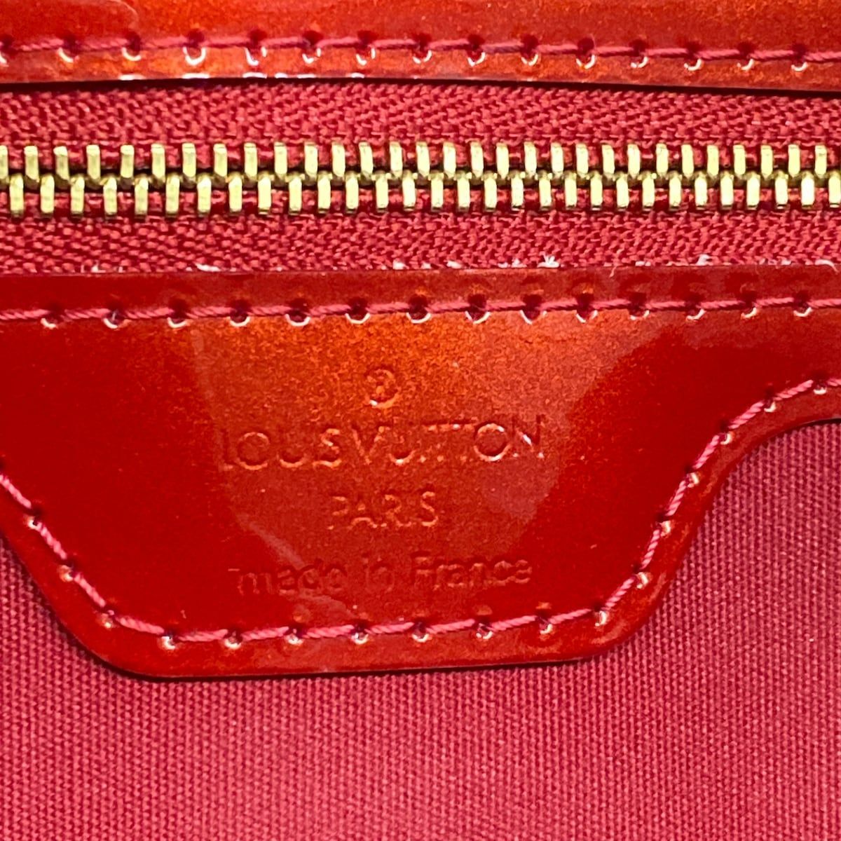 Louis Vuitton Tote Monogram Vernis Wilshire PM Pomme D'amour Leather — view 8