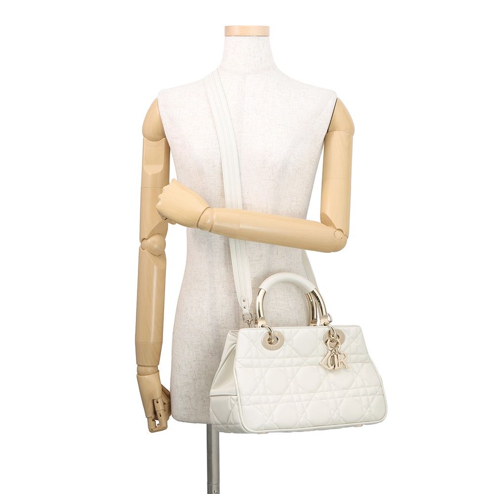 Dior Handbag Cannage 95.22 Calf Leather 2-Way White — view 4