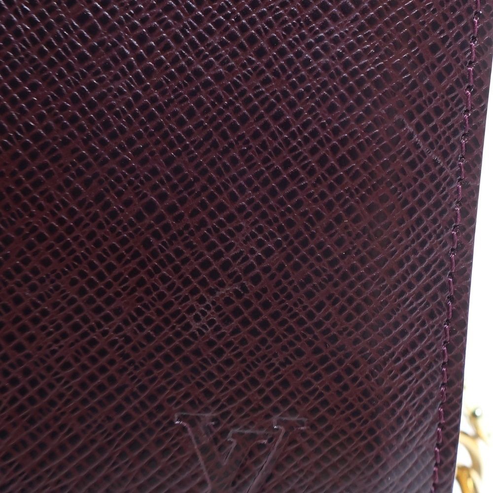 Louis Vuitton Taiga Baikal Grizzly Clutch — view 5