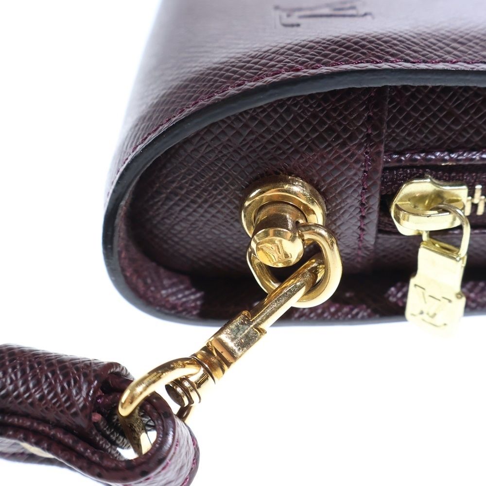 Louis Vuitton Taiga Baikal Grizzly Clutch — view 6